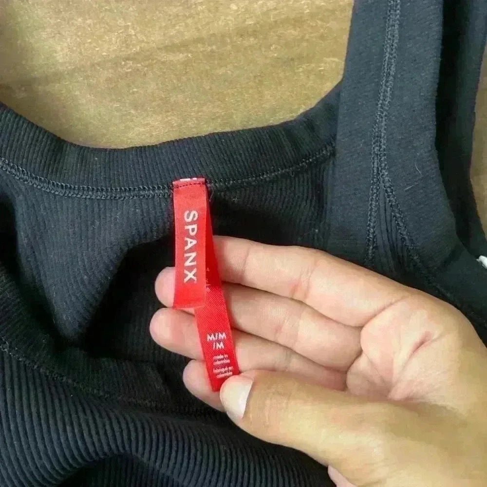 SPANX black ribbed sleeveless romper medium - Picture 4 of 4